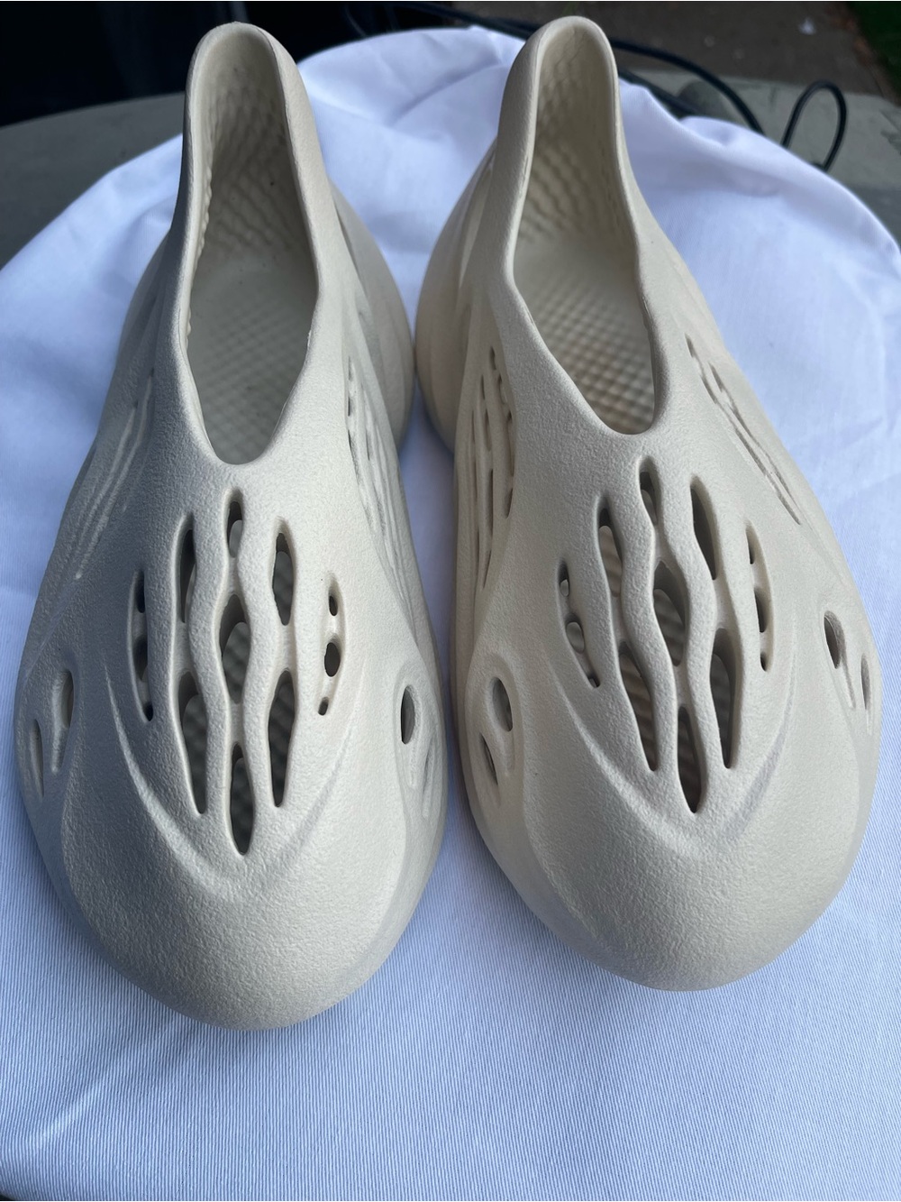 Yeezy Foam Runner Clog in Light Beige